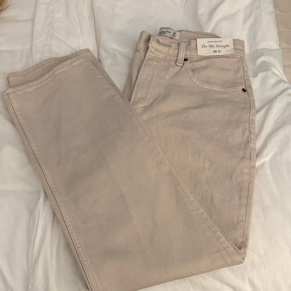 Abercrombie Ultra High Rise 90s Straight Jean